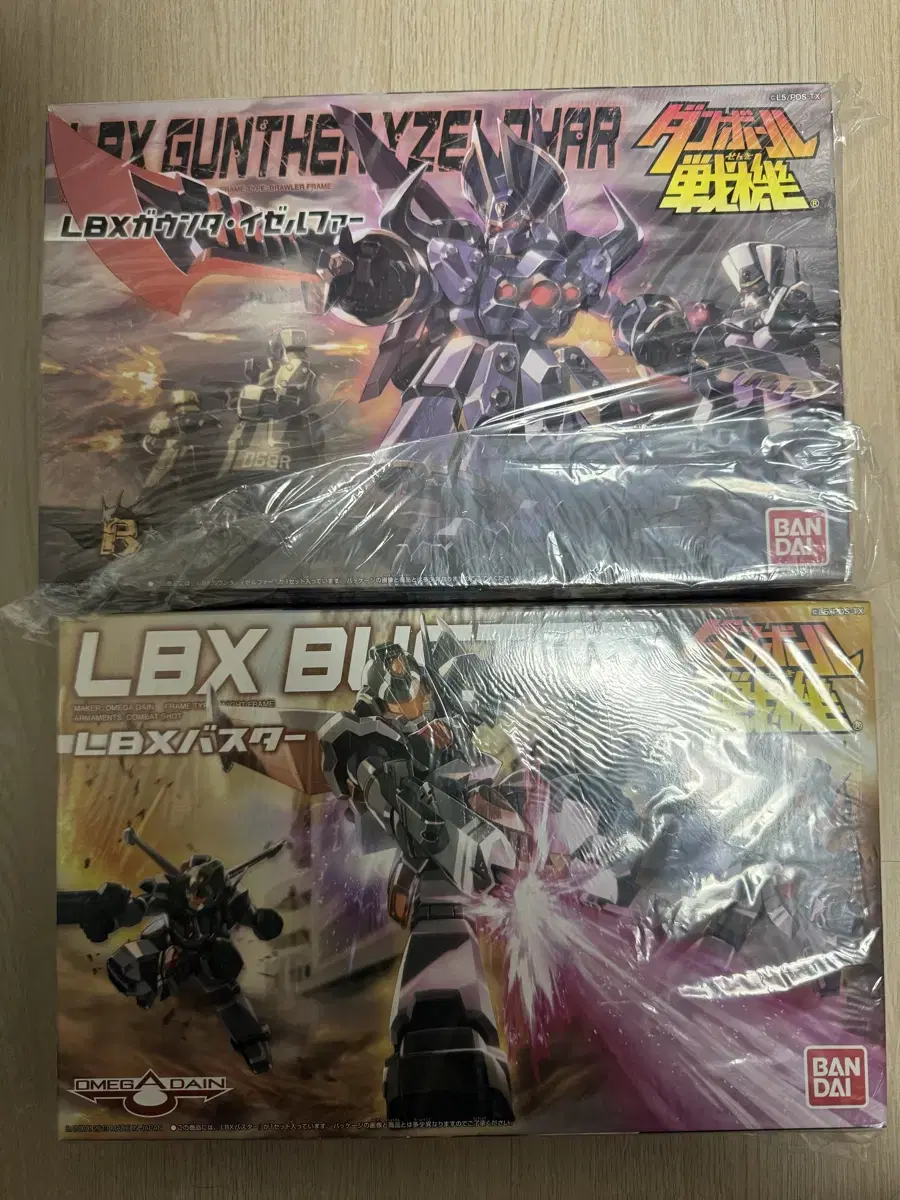 골판지전사 LBX 2개 건터이젤파,버스터 판매 합니다. (미개봉)